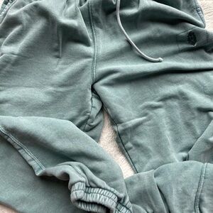 Green oversized sweatpants
